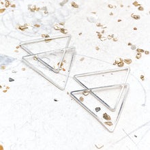 Load image into Gallery viewer, Silver Triangle Open Bead Frame Pair

