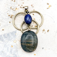 Load image into Gallery viewer, Intertwined Circle &amp; Oval Gem Pendant
