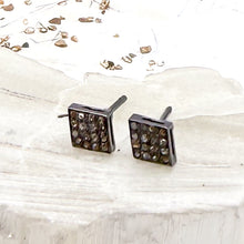Load image into Gallery viewer, Diamond Diamond-Shaped Earrings
