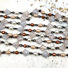 Load image into Gallery viewer, Blushing Bellflower Czech Bead Chain - 1 foot
