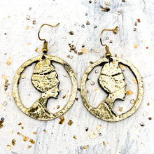 Load image into Gallery viewer, Brass African Earrings - Woman
