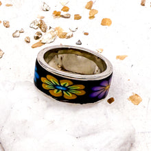 Load image into Gallery viewer, Flower Power Ring-Black
