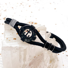 Load image into Gallery viewer, Men's Onyx Compass Bracelet
