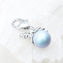 Load image into Gallery viewer, Unicorn Premium Austrian Crystal Charm with Clasp
