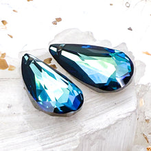 Load image into Gallery viewer, Elegant Crystal Pendant - Bermuda Blue
