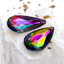 Load image into Gallery viewer, Elegant Crystal Pendant - Vitrail Medium
