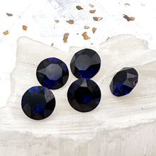 Load image into Gallery viewer, 8mm Silky Sage DeLite Premium Austrian Crystal Unfoiled Set - 5pcs
