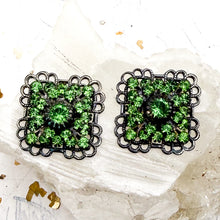 Load image into Gallery viewer, 16mm Premo Crystal Green Components
