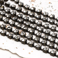 Load image into Gallery viewer, 5mm Antique Brass Bargain Crystal Cup Chain - 1 Foot
