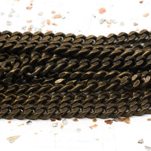 Load image into Gallery viewer, Antique Brass Flattened Curb Chain - 1 Foot

