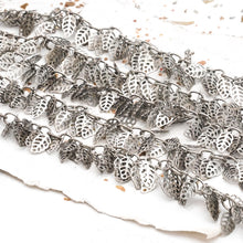 Load image into Gallery viewer, Antique Silver Leaf Chain - 1 Foot
