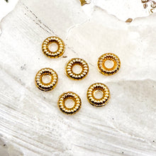 Load image into Gallery viewer, Gold Plated Daisy Spacer - 6pcs
