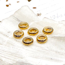 Load image into Gallery viewer, Gold Plated Daisy Spacer - 6pcs
