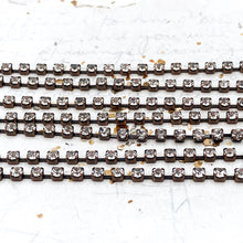 Load image into Gallery viewer, 3mm Antique Copper Bargain Crystal Cup Chain - 1 Foot
