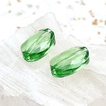 Load image into Gallery viewer, 14x10mm Peridot Premium Austrian Crystal Oval Bead Pair
