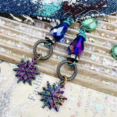 Holiday Time | DIY Jewelry Inspiration | Nostalgica Finished Piece