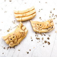 Load image into Gallery viewer, Carved Bone Cat Bead
