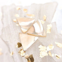 Load image into Gallery viewer, Mother of Pearl Shell Triangle Set - 3pcs
