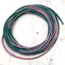 Load image into Gallery viewer, 2m Splashcolor Round Forest Splash Leather Cord

