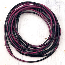 Load image into Gallery viewer, 2m Splashcolor Round Black Orchid Leather Cord
