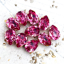 Load image into Gallery viewer, Fuchsia Crown Bead Mix - 10 pcs
