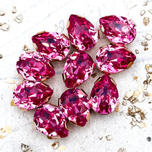 Load image into Gallery viewer, Fuchsia Crown Bead Mix - 10 pcs
