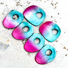 Load image into Gallery viewer, Totally 80's Shell Hoop Roulette
