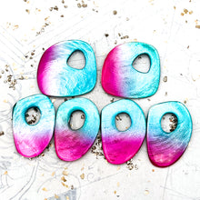 Load image into Gallery viewer, Totally 80's Shell Hoop Roulette
