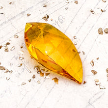 Load image into Gallery viewer, Yellow Crystal Leaf

