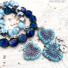 Load image into Gallery viewer, Pre-Order Czech Heart Mix - Blues
