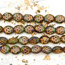Load image into Gallery viewer, Field of Clovers Czech Bead Strand
