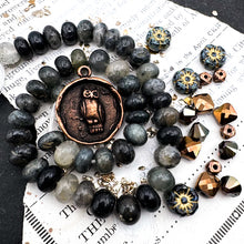 Load image into Gallery viewer, Agate Owl Sparkle Mix
