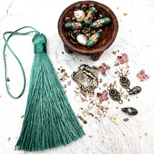 Load image into Gallery viewer, Spring Tassel and Bead Mix
