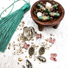 Load image into Gallery viewer, Spring Tassel and Bead Mix
