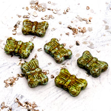Load image into Gallery viewer, 11x16mm Butterfly Mint with Picasso and Green Finishes (6pcs)
