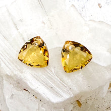 Load image into Gallery viewer, 10.5mm Golden Topaz Austrian Crystal Trilliant Cut Pendant - 2pcs
