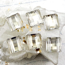 Load image into Gallery viewer, Pre Order 10mm Crystal Silver Shade Premium 2-Hole Stairway Beads - 6pcs
