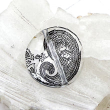 Load image into Gallery viewer, 18mm Floral Design Austrian Crystal Twist Bead
