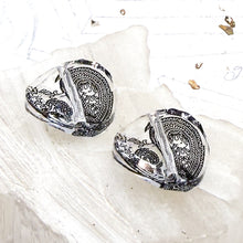 Load image into Gallery viewer, 14mm Austrian Crystal Paisley Twist Beads - 2pcs
