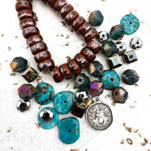 Load image into Gallery viewer, Froggy Turquoise and Czech Mix
