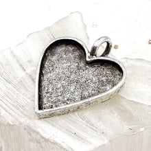 Load image into Gallery viewer, Pre-Order Heart Antique Silver Bezel
