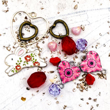 Load image into Gallery viewer, Cute Destash Charm Mix
