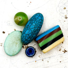 Load image into Gallery viewer, Grab Bag Vintage Bead Set - 5pcs
