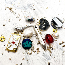 Load image into Gallery viewer, Lucky in Love Kit
