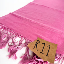 Load image into Gallery viewer, Table Runner R11 - India Find
