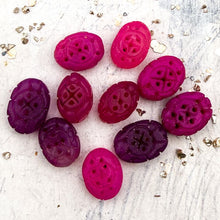 Load image into Gallery viewer, Carved Pink Bead

