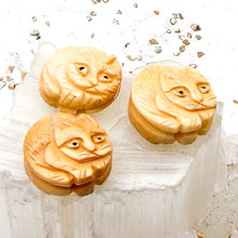 Load image into Gallery viewer, Carved Bone Cat Bead

