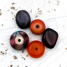 Load image into Gallery viewer, Grab Bag Vintage Bead Set - 5pcs
