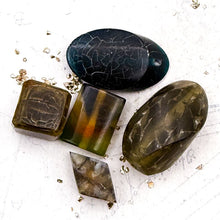 Load image into Gallery viewer, Grab Bag Vintage Bead Set - 5pcs
