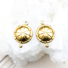 Load image into Gallery viewer, Concho Solid Brass Link Pair
